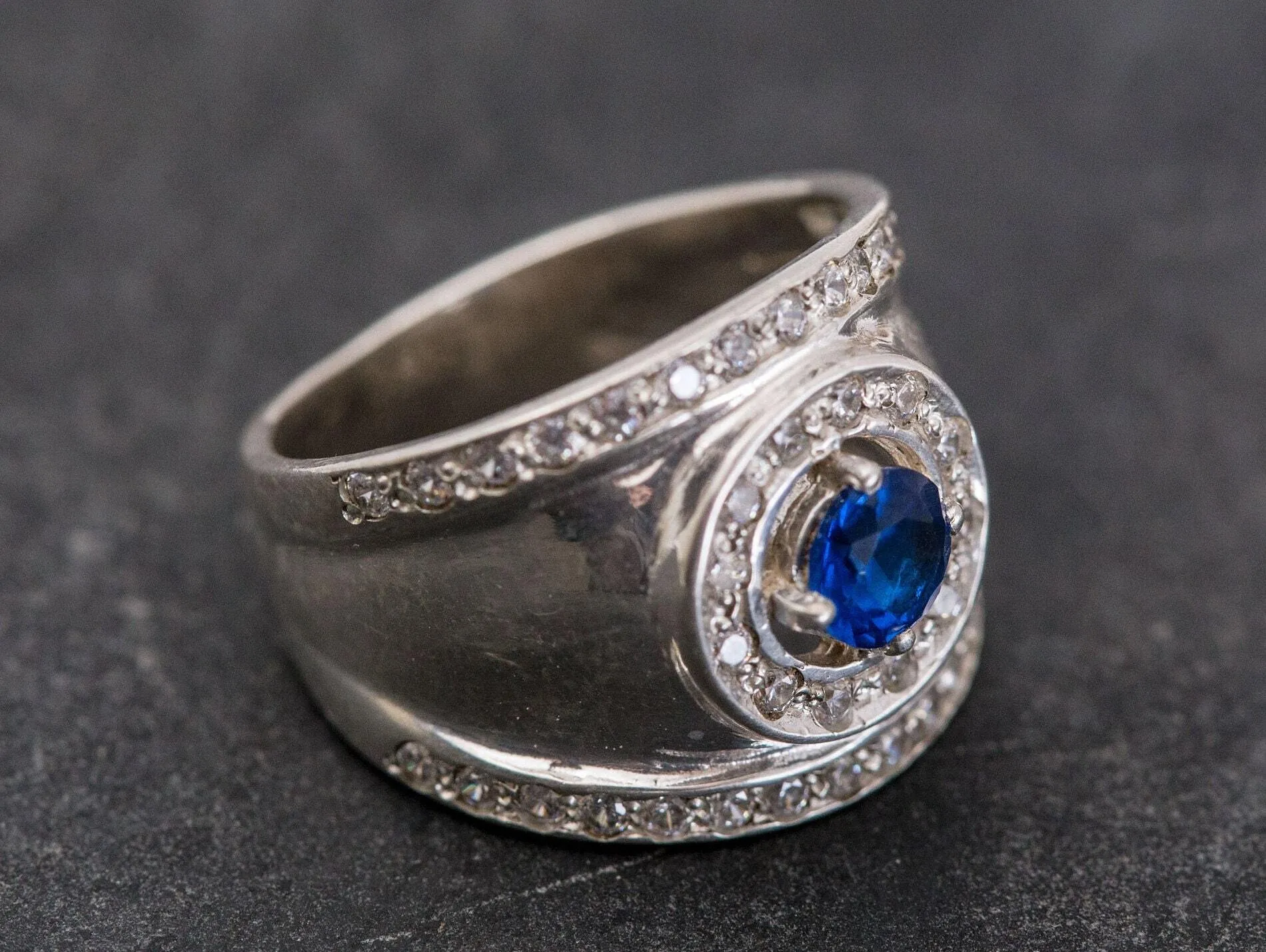 Chunky Sapphire Ring - Blue Dome Ring - Wide Vintage Ring