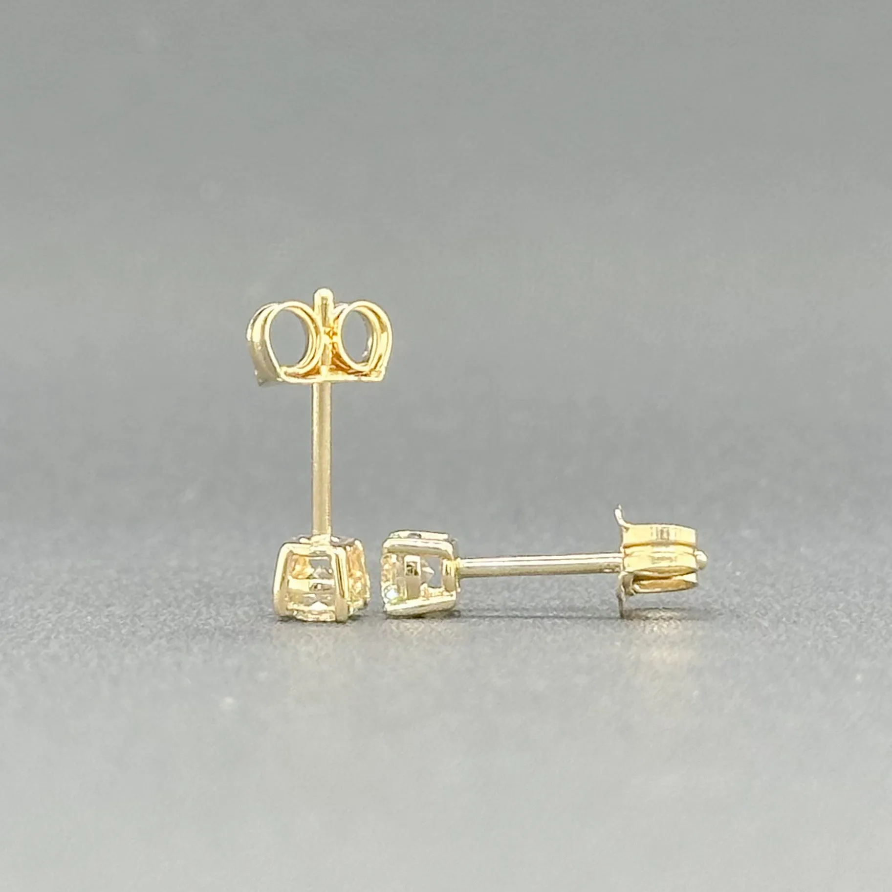 Estate 14K Y Gold 0.27ctw J-K/SI2 Diamond Stud Earrings