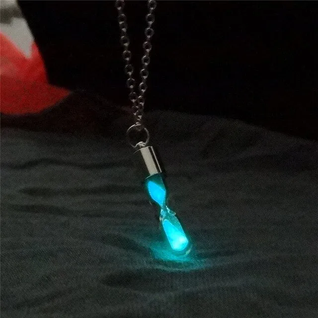 New Design Hourglass Crystal Drift Bottle Pendant Necklace Creative Luminous In The Dark Wishing Bottle Necklace Jewelry