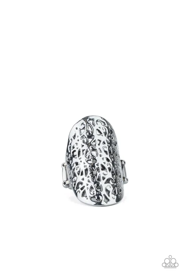 Paparazzi Ring ~ Full Out Frill - Black