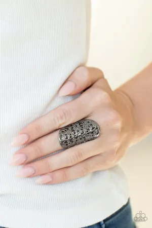 Paparazzi Ring ~ Full Out Frill - Black