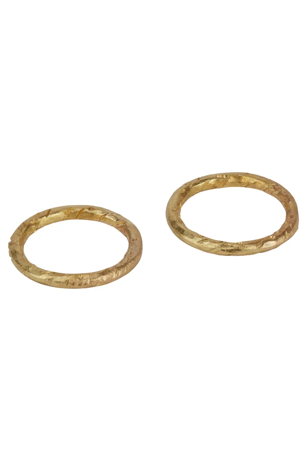 PEOPLE TREE Beaten Rings in Brass (set of 2)