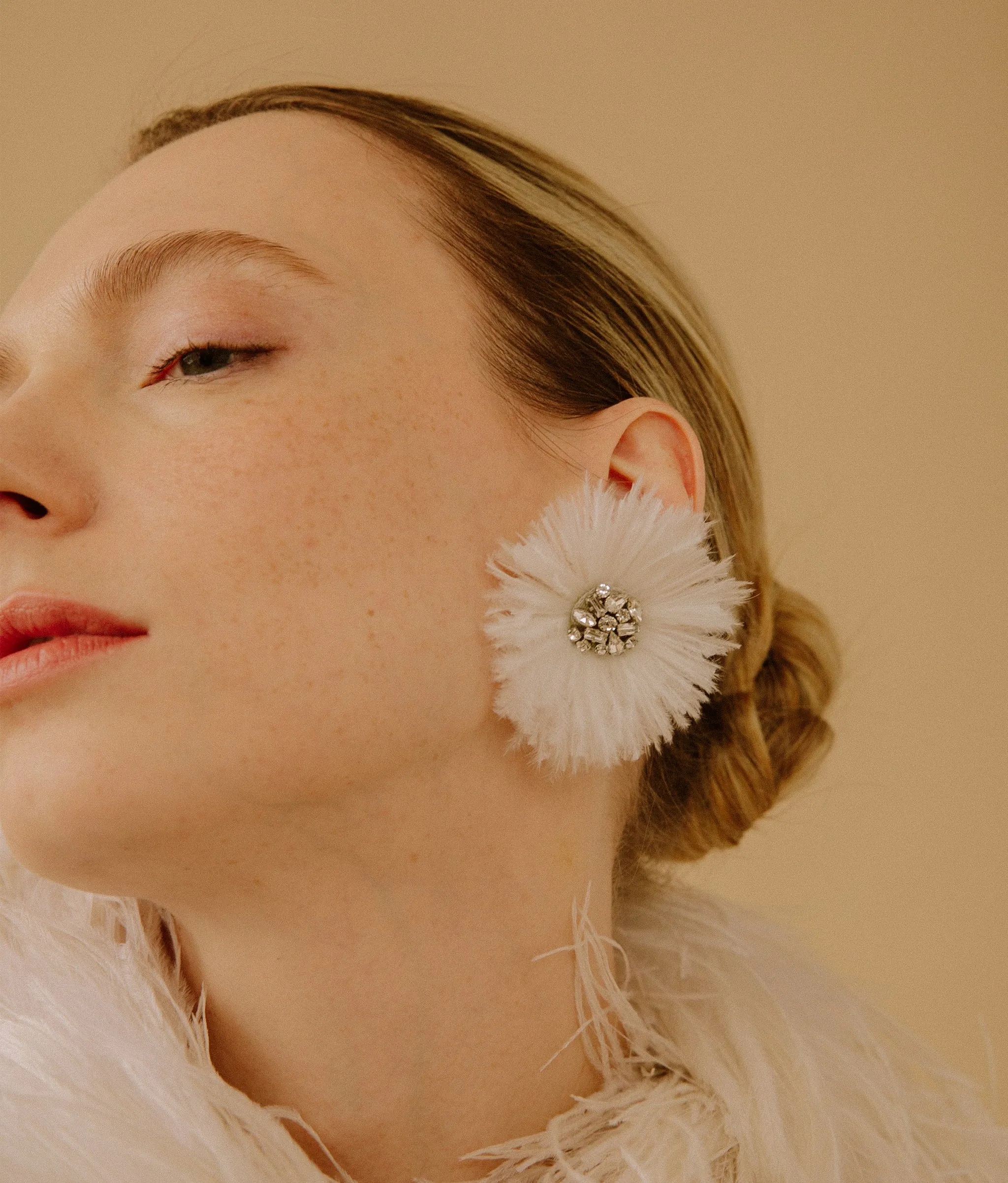 Plume Earrings in White